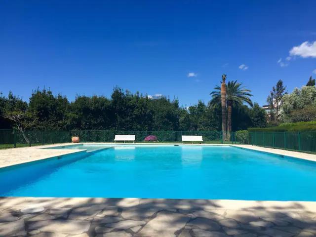 Bel Avec Terrasse, Piscine, Parking Prive Et Club De Tennis, Padel En Sus Apartment *