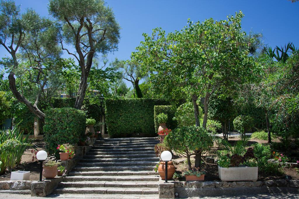 Hotel Mas Djoliba 3*