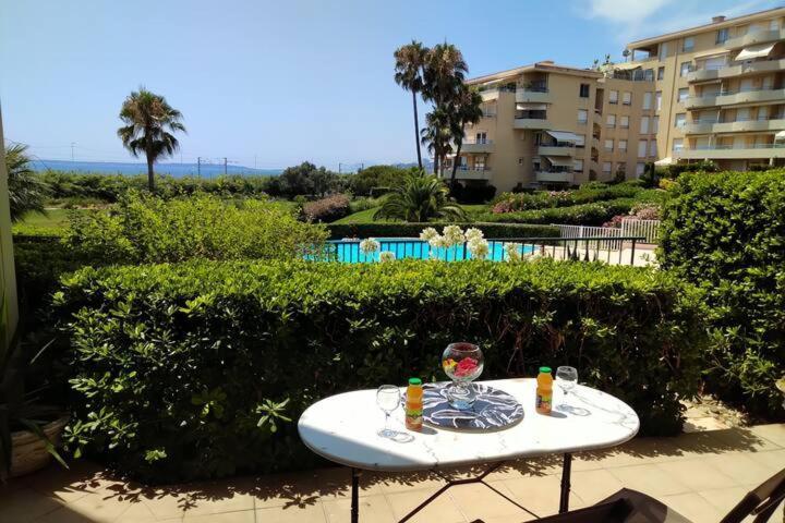 T2 Vue 48m2 Terrasse Parking Piscine Apartment *