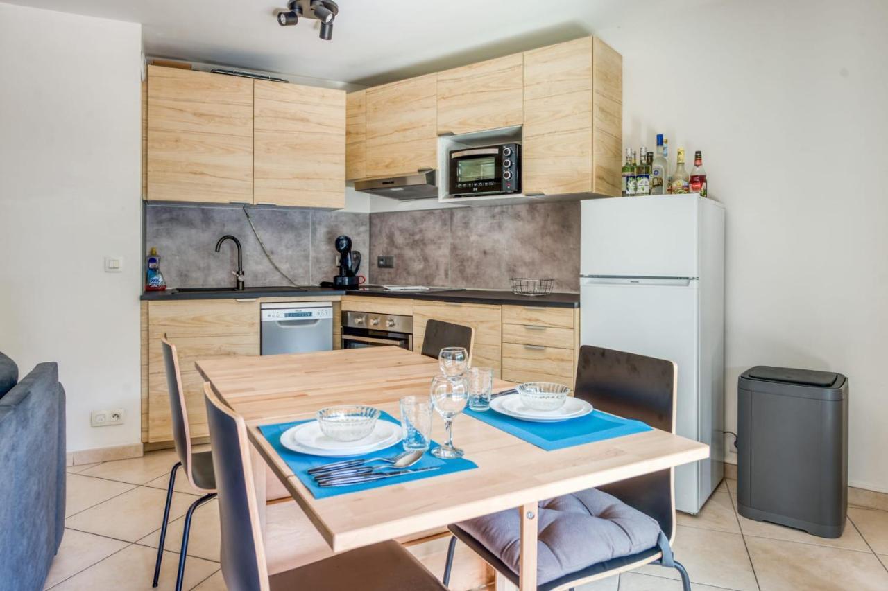 Apartment Nice Air Conditioned With A Balcony - - Welkeys