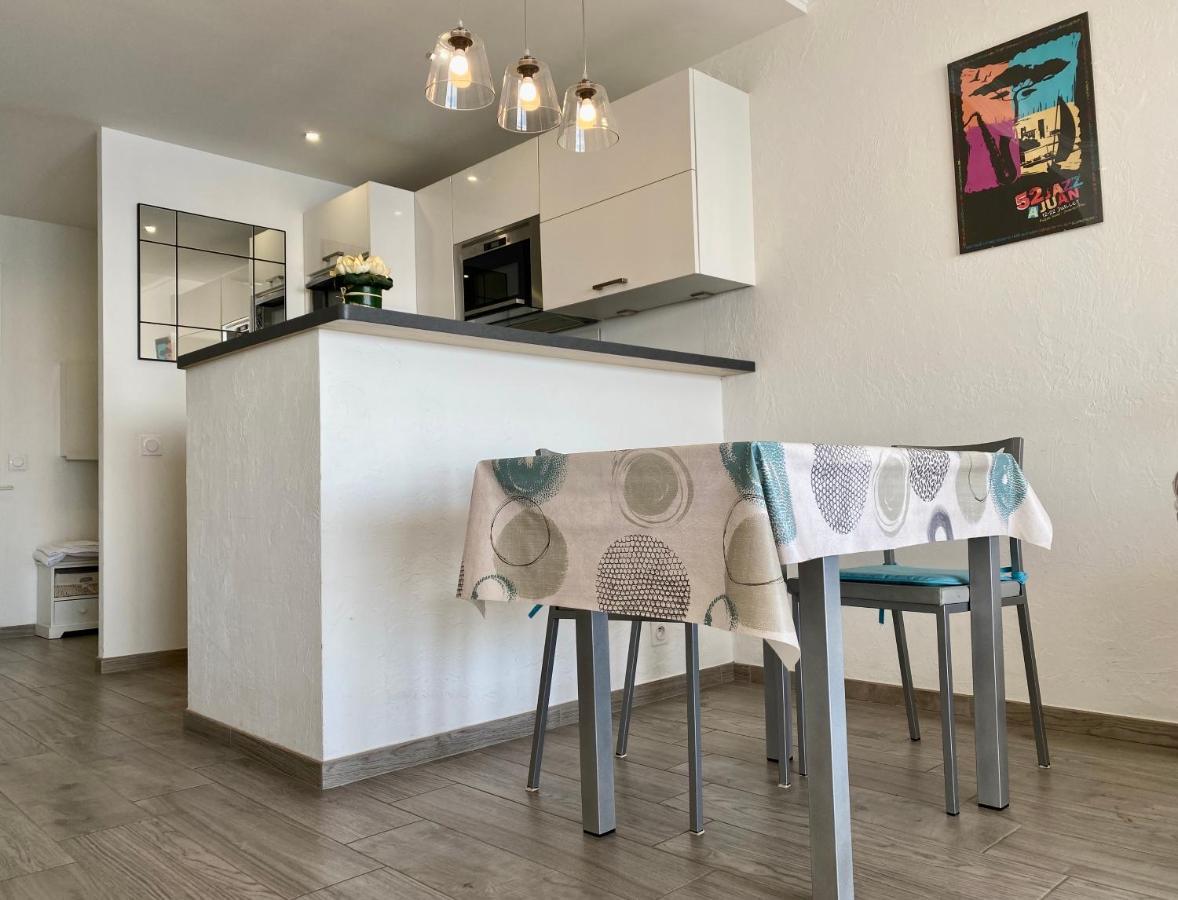 Apartment Standing Center Bay T1 8eme Avec Vue Et Parking Antibes
