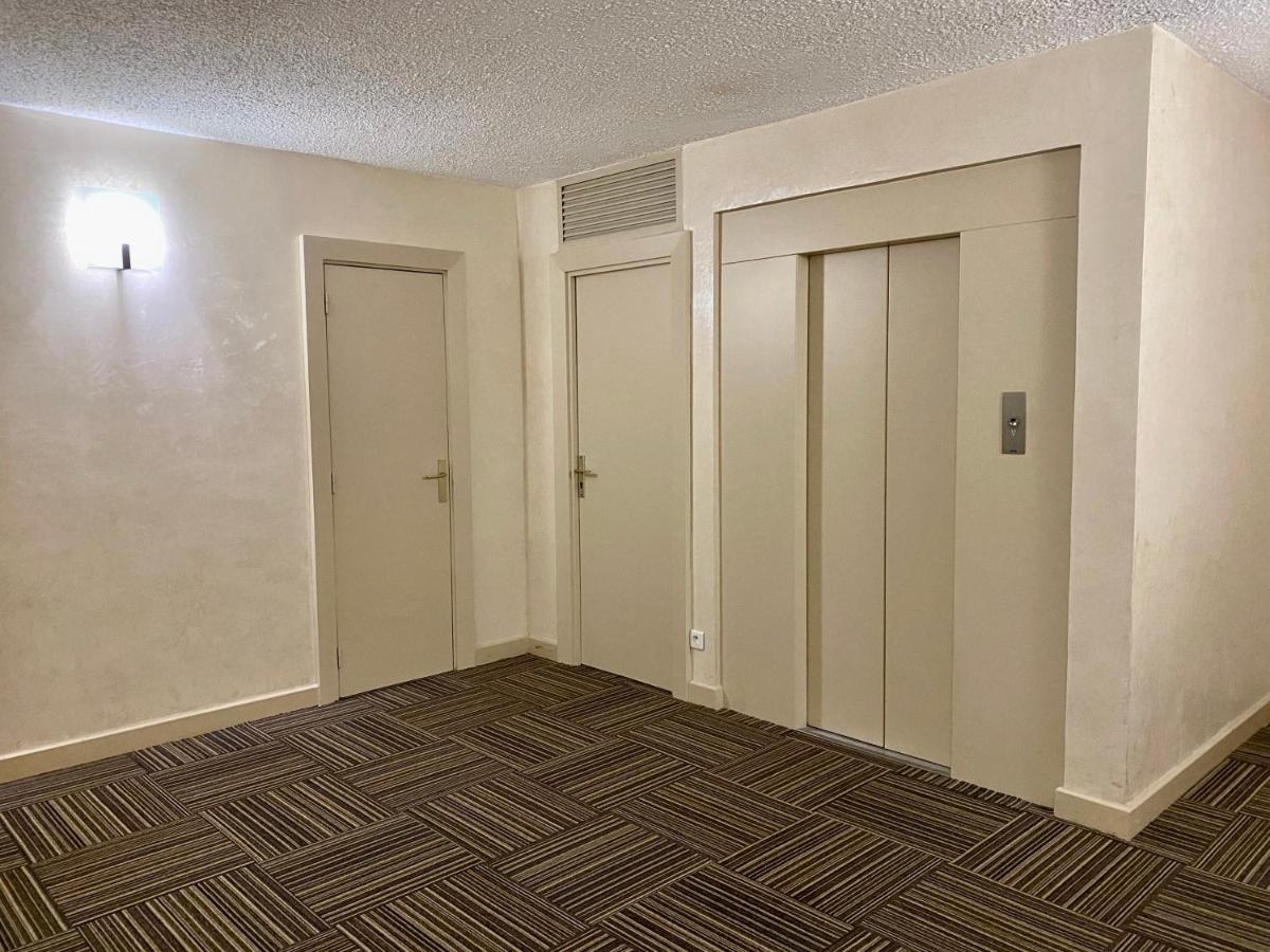 Standing Center Bay T1 8eme Avec Vue Et Parking Apartment *