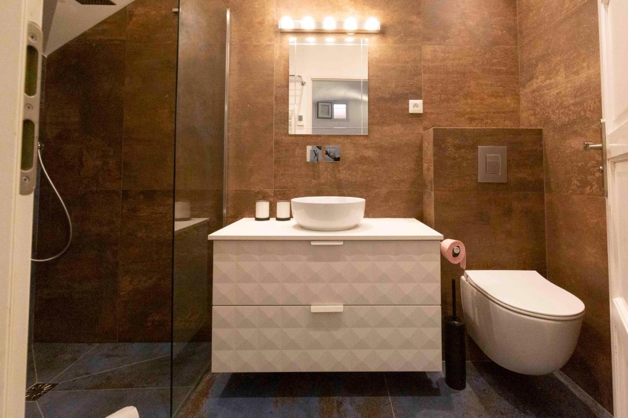 001 Safranier With Private Jacuzzi * Antibes