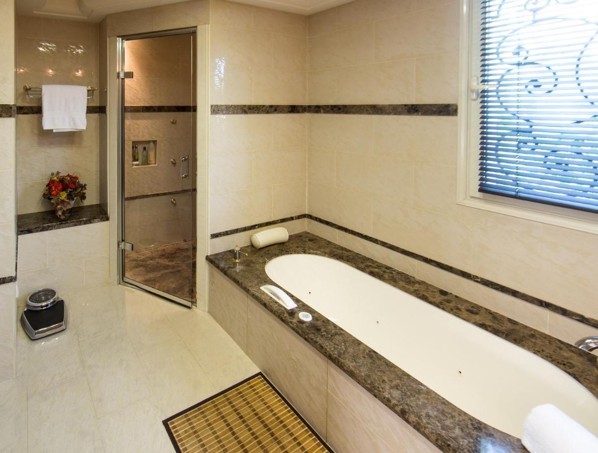 El Paradisio Splendid 5 Stars Atypical In With Overflowing Swiming Pool * Antibes