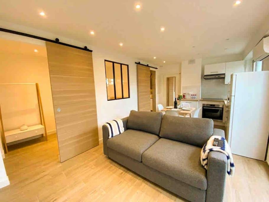 Le Coeur Du Cap D'antibes - Terrasse - Parking - Wifi Apartment
