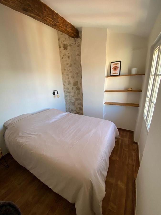 Apartment With Mediterranean Charm In The Heart Of The Provencal Market *