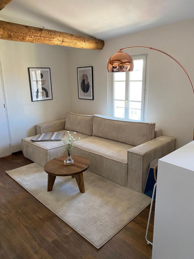 Apartment With Mediterranean Charm In The Heart Of The Provencal Market Antibes