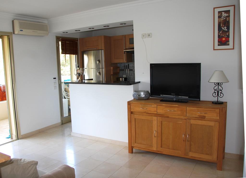Breguieres Apartment