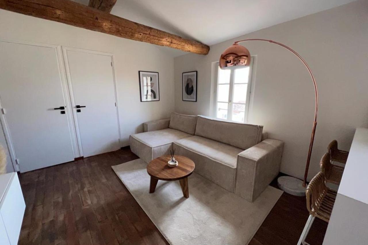 Apartment With Mediterranean Charm In The Heart Of The Provencal Market