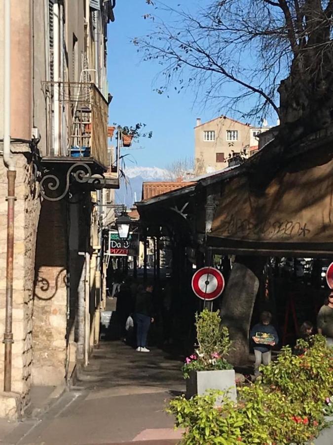 With Mediterranean Charm In The Heart Of The Provencal Market Apartment *