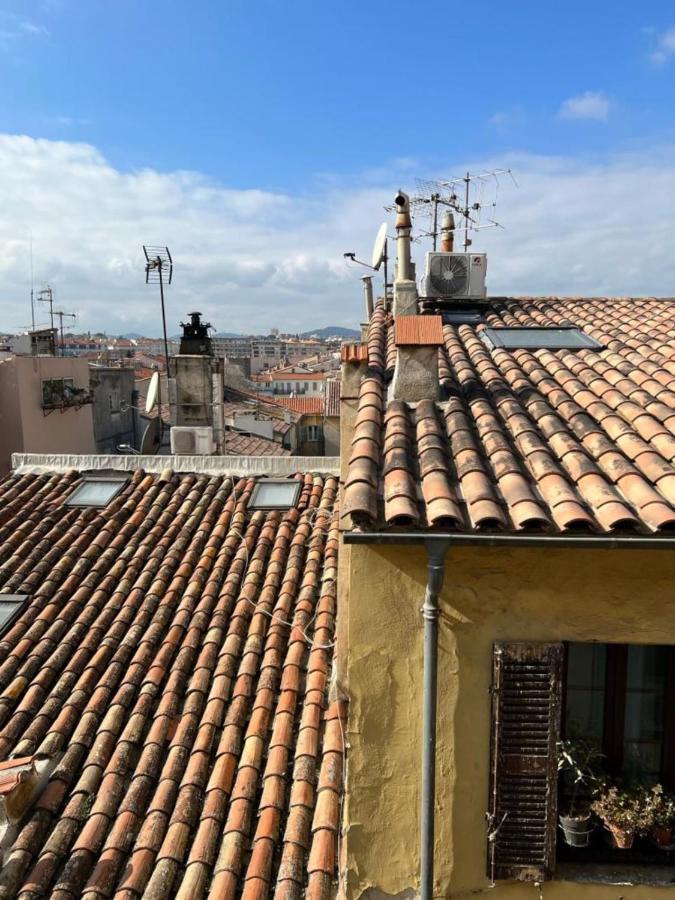 With Mediterranean Charm In The Heart Of The Provencal Market