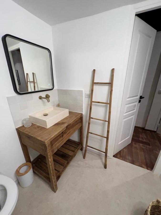 Apartment With Mediterranean Charm In The Heart Of The Provencal Market Antibes