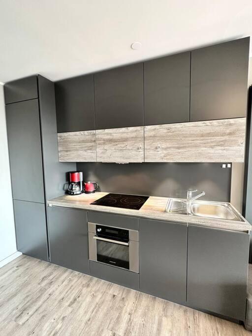 Apartment Beautiful - Air Conditionning -pool -10min Beach -parking Near Antibes