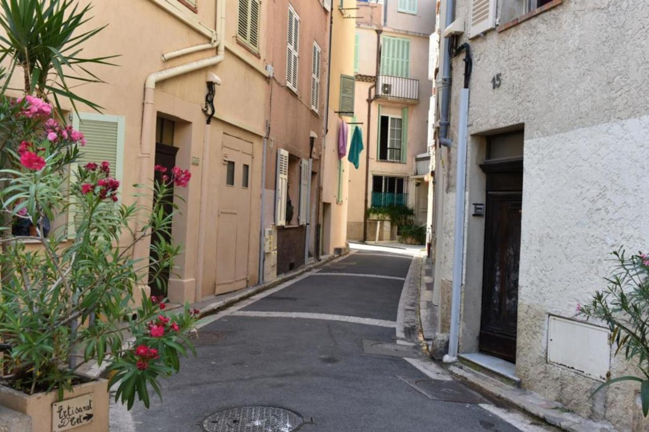Apartment T2 In The Historic Center Of