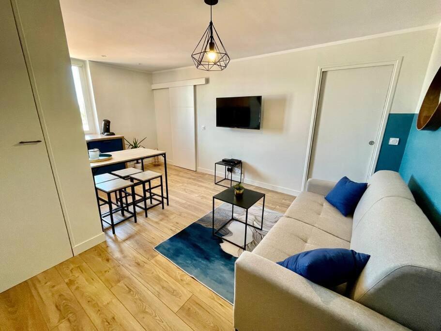 Apartment Ivs Andreossy Vue Et Montagne Pour 4 *