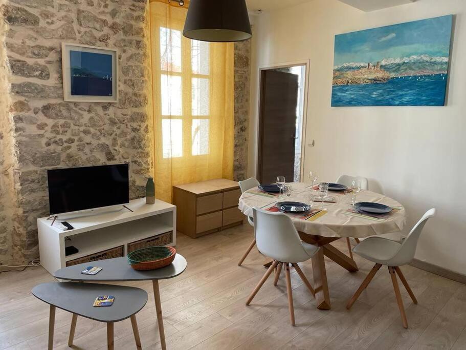 Charming Flat 3 Ppl Center Of Town Wi-fi, Ac, New Apartment