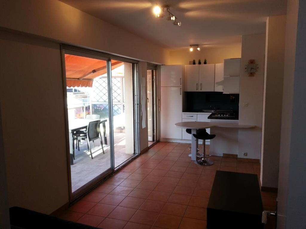 Ideal Vacances : Studio Au Centre De Juan Les Pins * Antibes