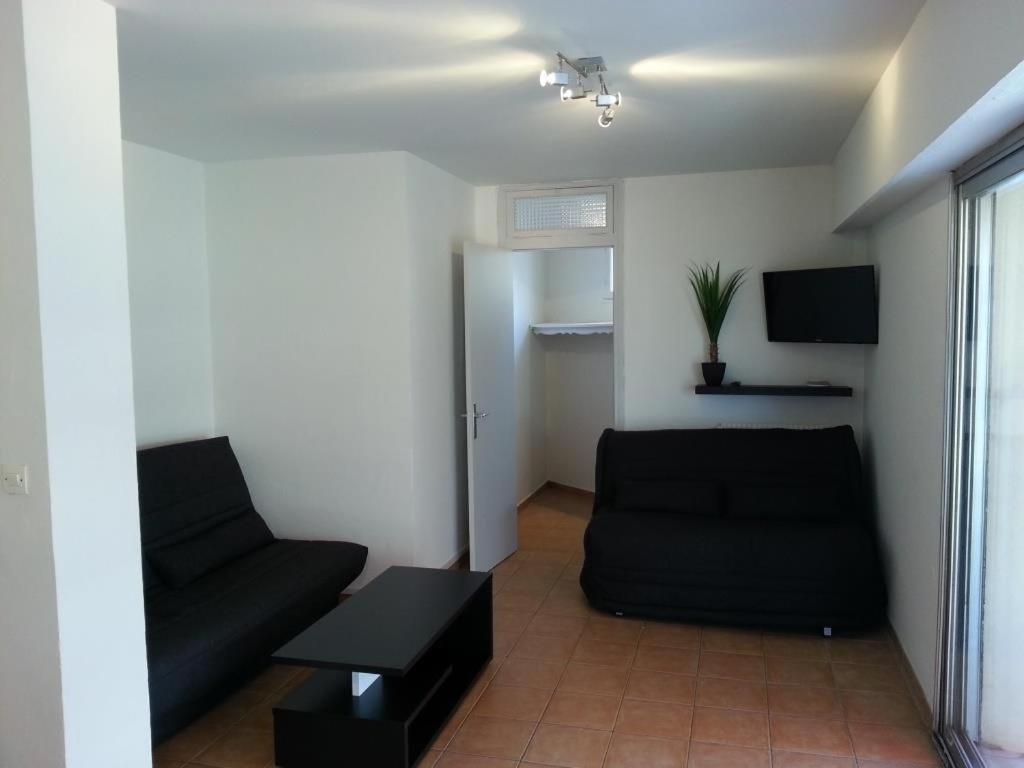 Ideal Vacances : Studio Au Centre De Juan Les Pins *