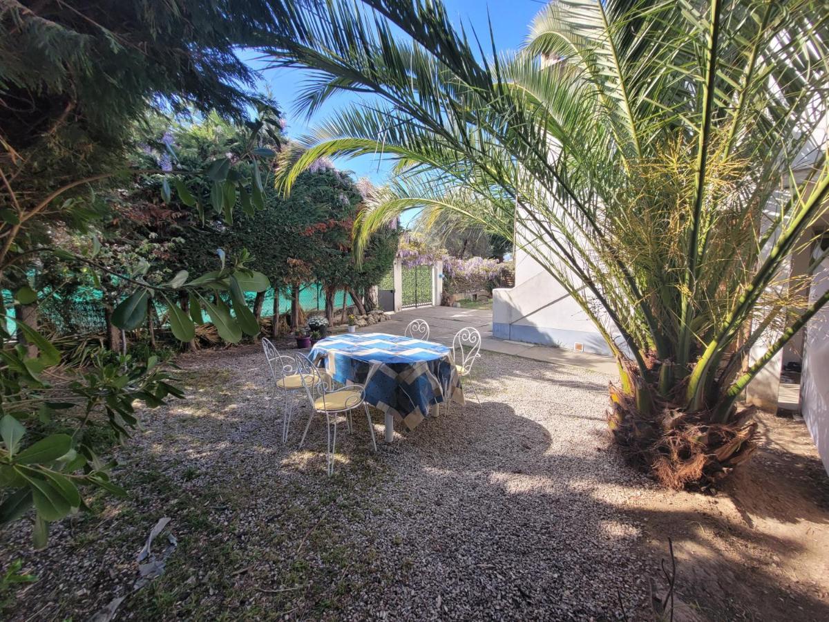 La Desiree - De Villa, 68m2, 8 Personnes Max, Climatise, 4 Etoiles, 120m2 De Jardin Et Parking, Wifi, Vu Antibes