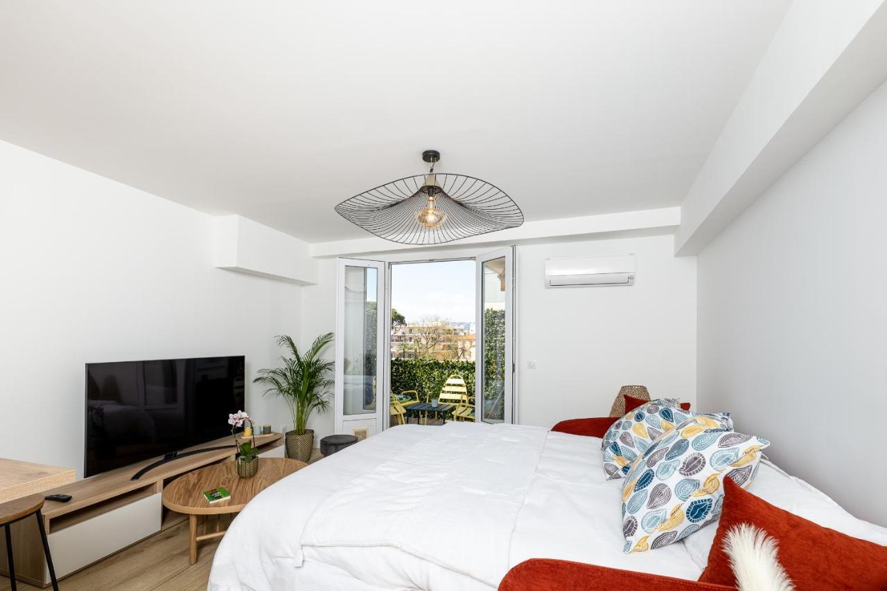 Superbe T2 Juan Les Pins 300m Des Plages Apartment Antibes