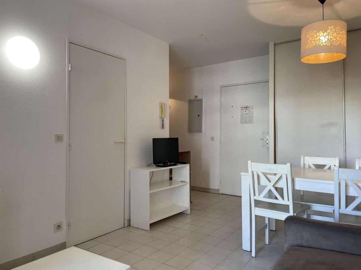 Avec Terrasse, Piscine Et A 5 Min De La A Juan Les Pins - Fr-1-252-185 Apartment