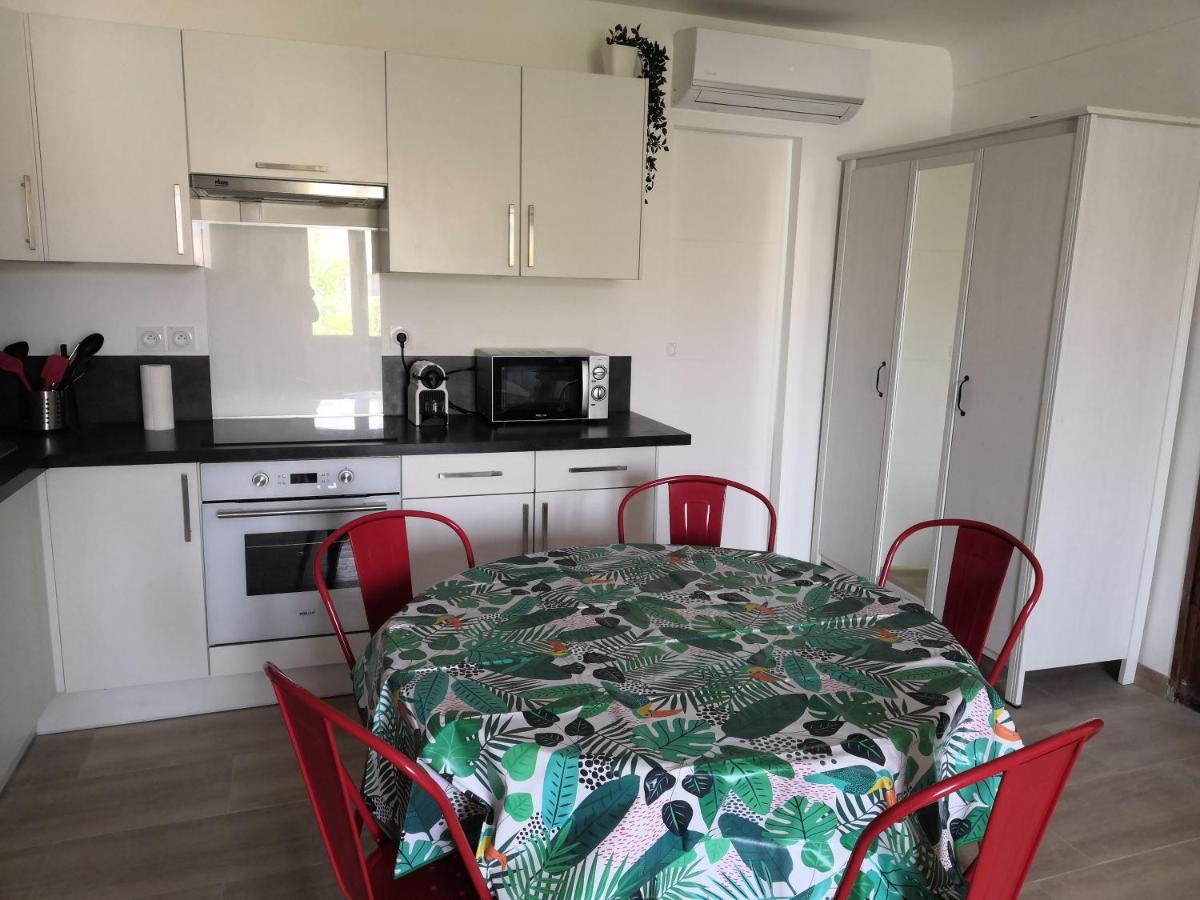 Spacieux Vieil Climatise 5 Minutes Plages Apartamento