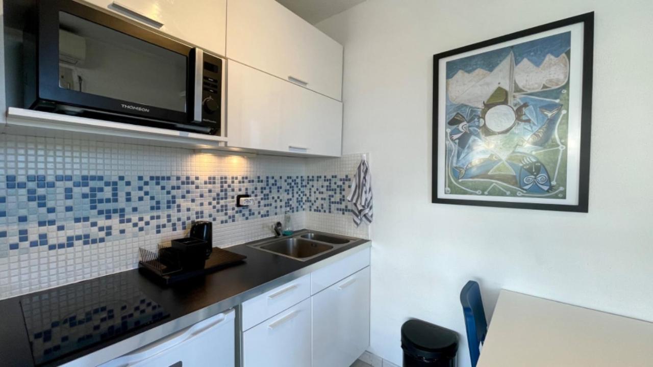 Apartment Ideal Vacation In Juan-les-pins, With A Pool And 5 Minutes From The *