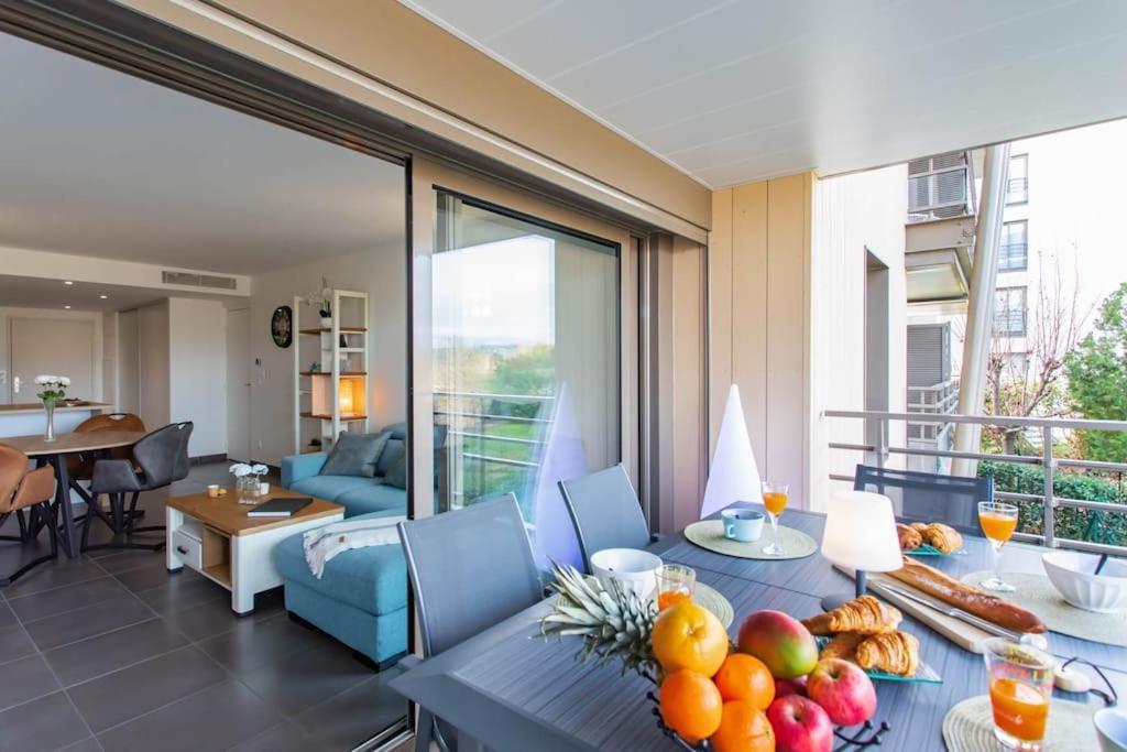 A7- 2 Bdr Sea & Mountain View - Ac, Parking, Pool & Terrace