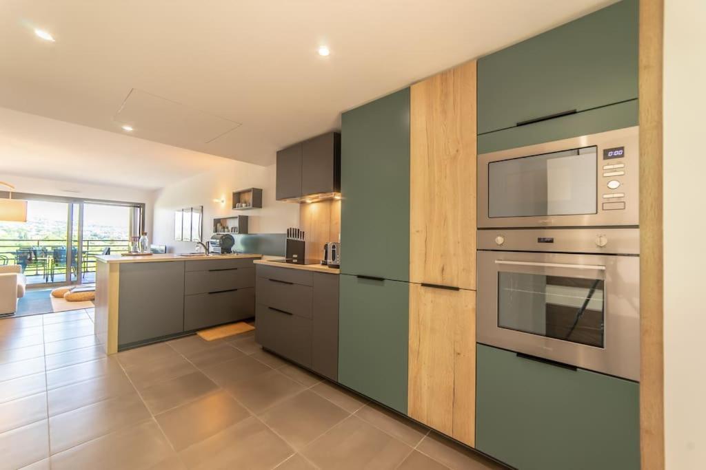 A7- 2 Bdr Sea & Mountain View - Ac, Parking, Pool & Terrace