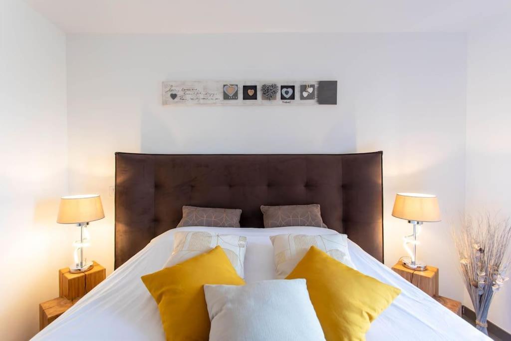 A7- 2 Bdr Sea & Mountain View - Ac, Parking, Pool & Terrace Apartment Antibes