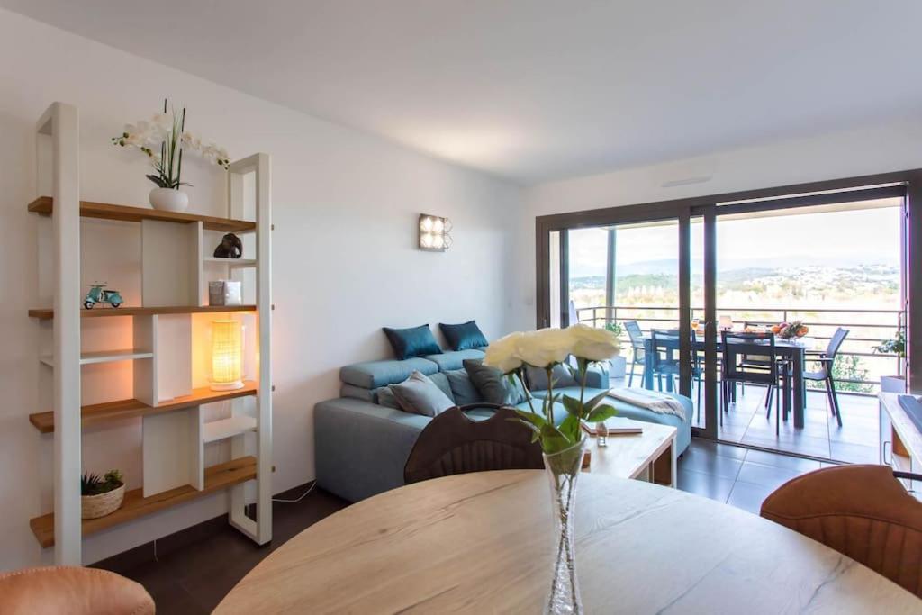 A7- 2 Bdr Sea & Mountain View - Ac, Parking, Pool & Terrace