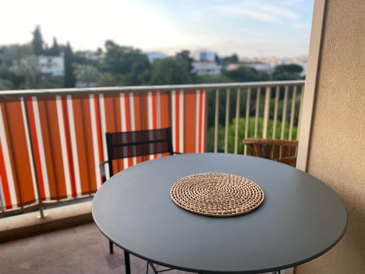 Apartamento Juan-les-pins, 4 Pieces, 80m2, Luxe Piscine Tennis Antibes