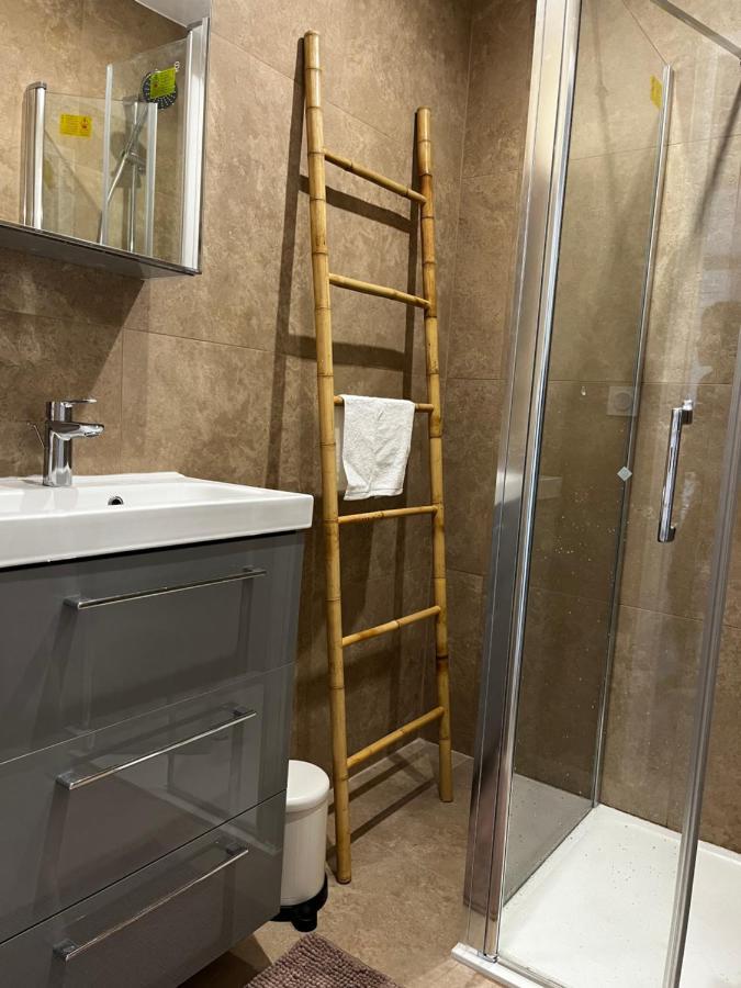Centre, 3 Chambres, 2 Salles De Bain, Clim, Terrasse, Wifi