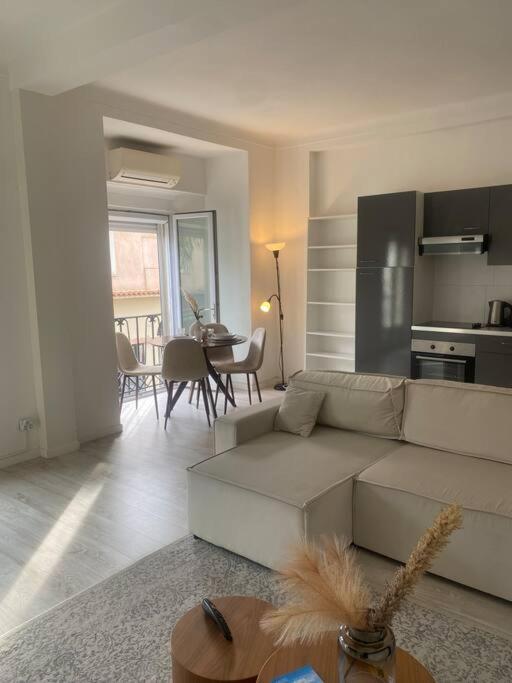 Beautiful Central Beach In Juan Les Pins Apartment
