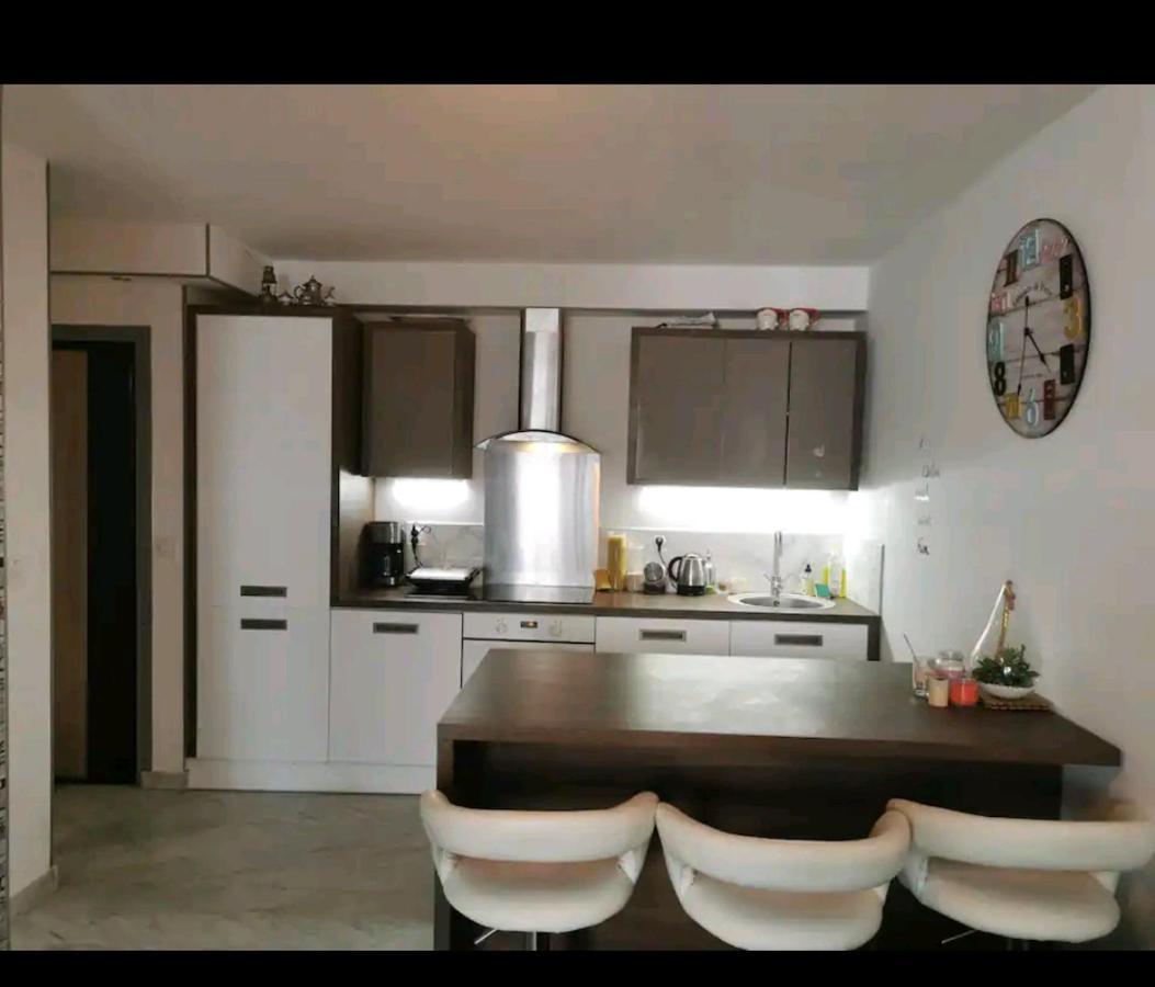 Entier, Antibes-juan Les Pins Apartment