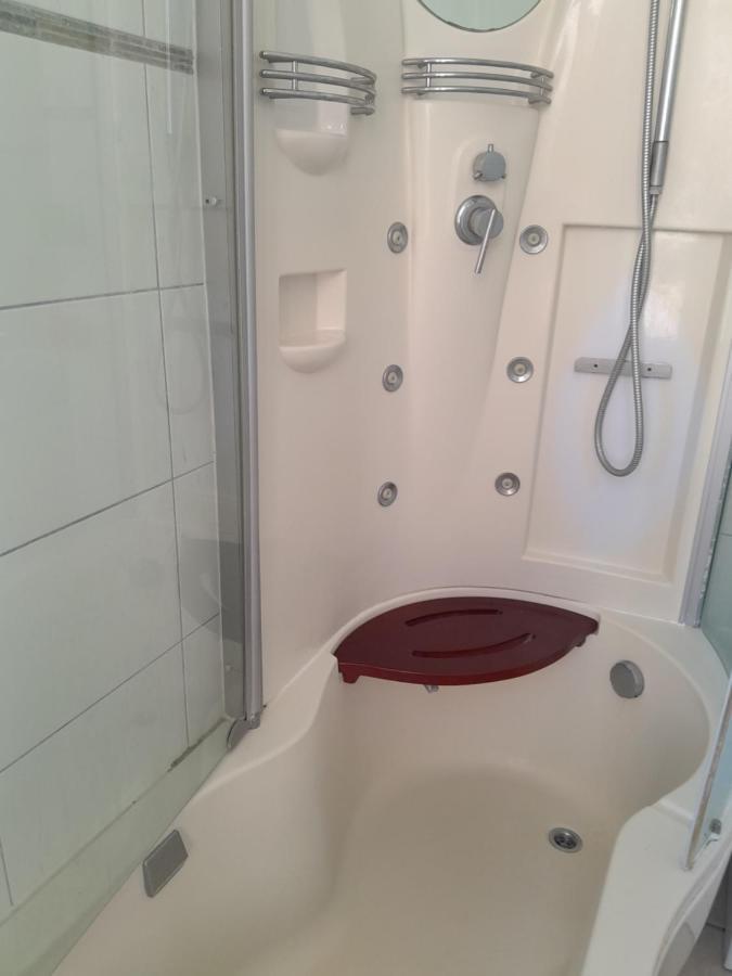 La Desiree - De Villa, 68m2, 8 Personnes Max, Climatise, 4 Etoiles, 120m2 De Jardin Et Parking, Wifi, Vu Holiday home *