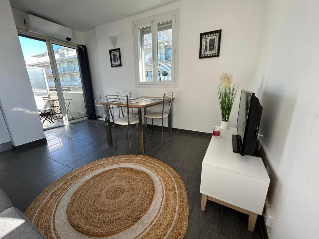 Juan Les Pins 2br Sunny Floor 50m * Antibes