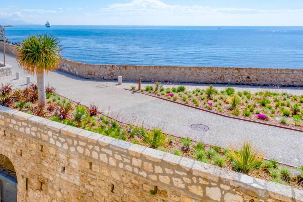 A9 - 1 Bdr Fantastic Sea View Remparts Old - Ac Apartment Antibes