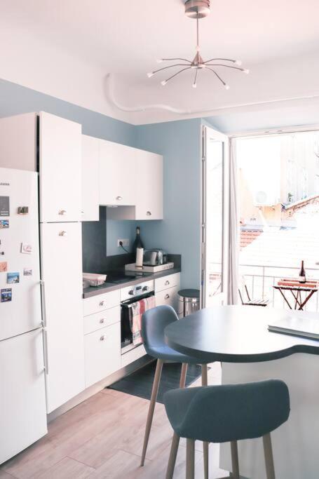 Appartement Le Rostan Deux Chambres Avec Balcons