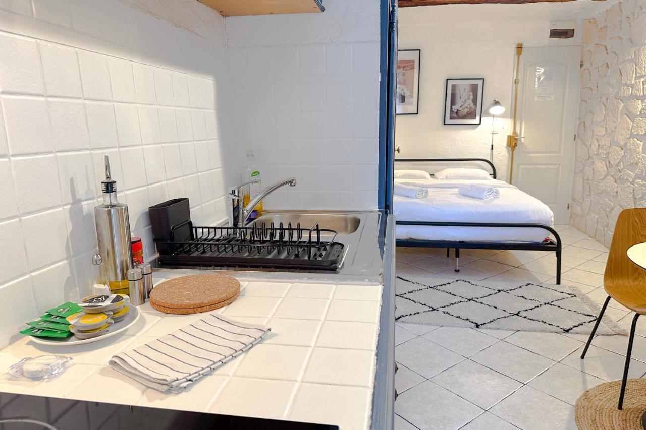V1-studio Au Centre De La Vieille Avec Ac Apartment *