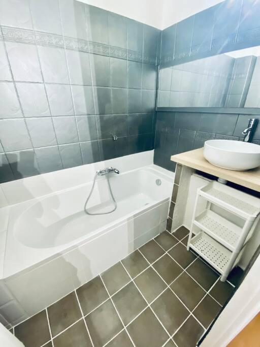 Maison Jumelee Eucalyptus Juan Les Pins Holiday home *