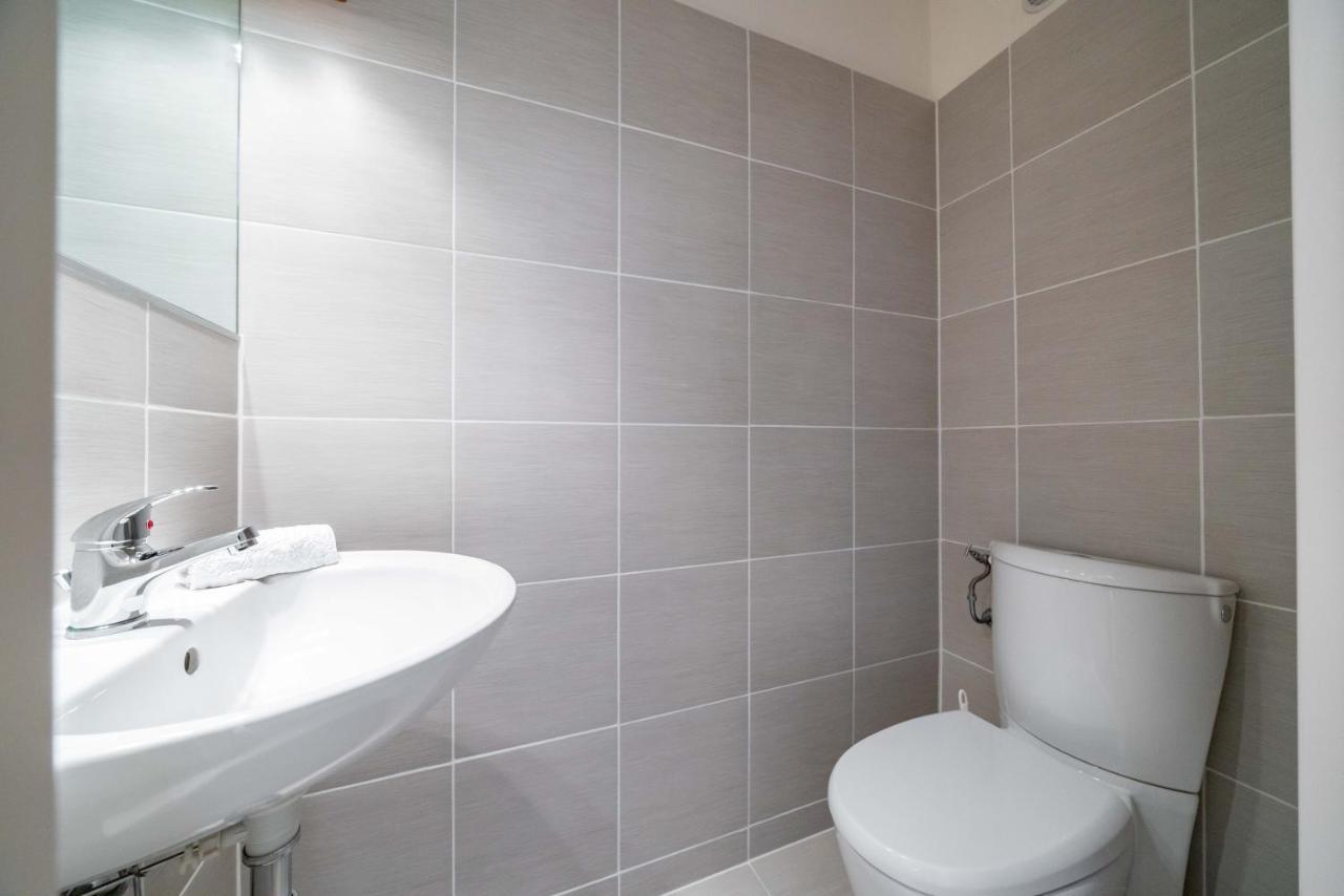 2 Bedroom With Balcony Close To The Sea *