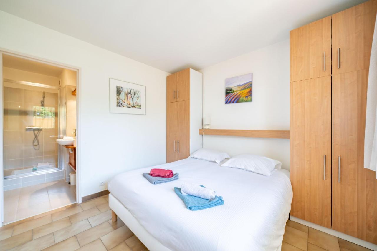 2 Bedroom With Balcony Close To The Sea Antibes