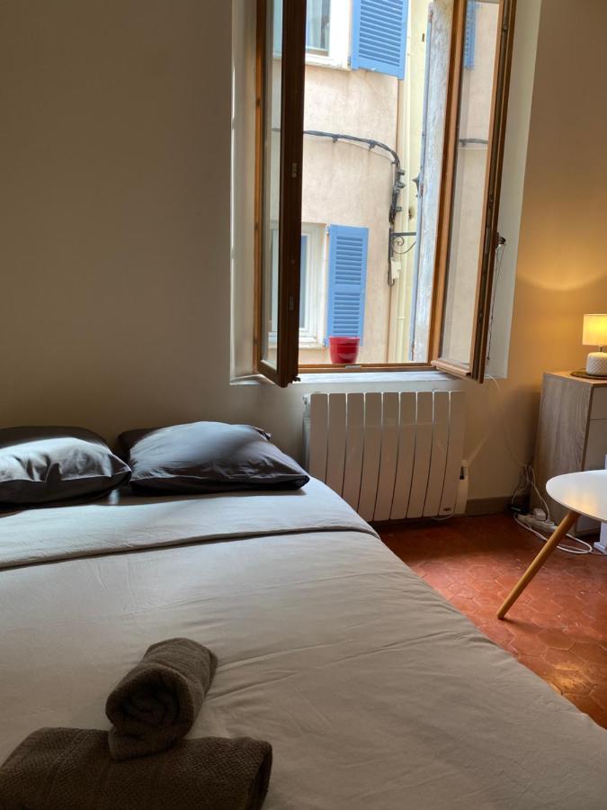 Studio, Calme Et Centre Au Coeur Du Vieil Apartment *