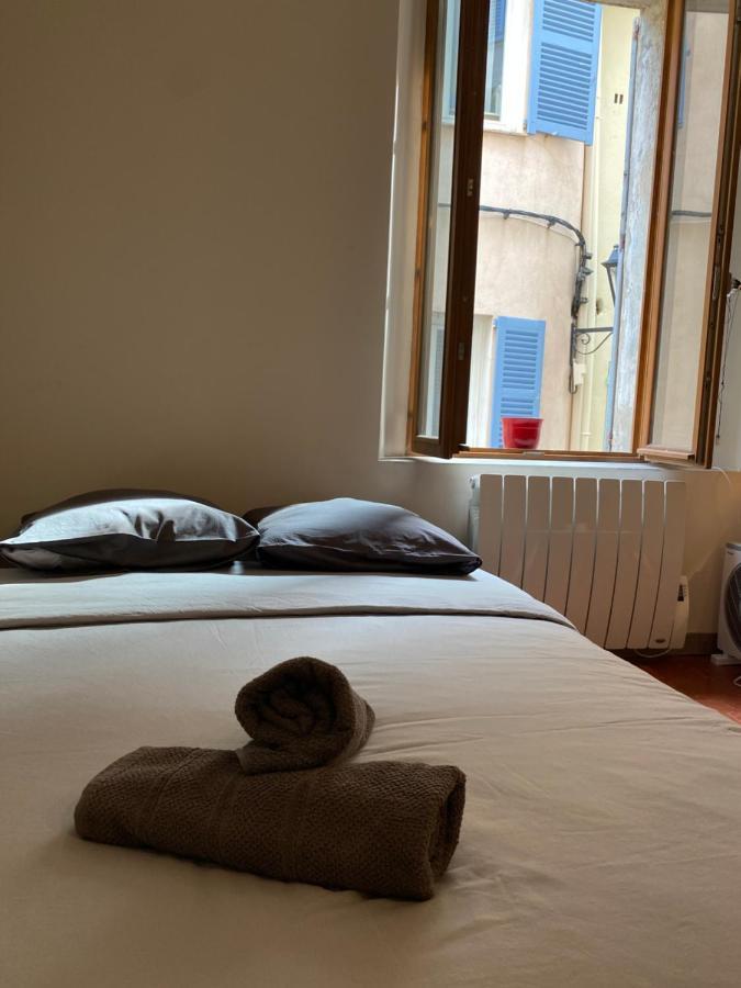 Studio, Calme Et Centre Au Coeur Du Vieil Apartment Antibes