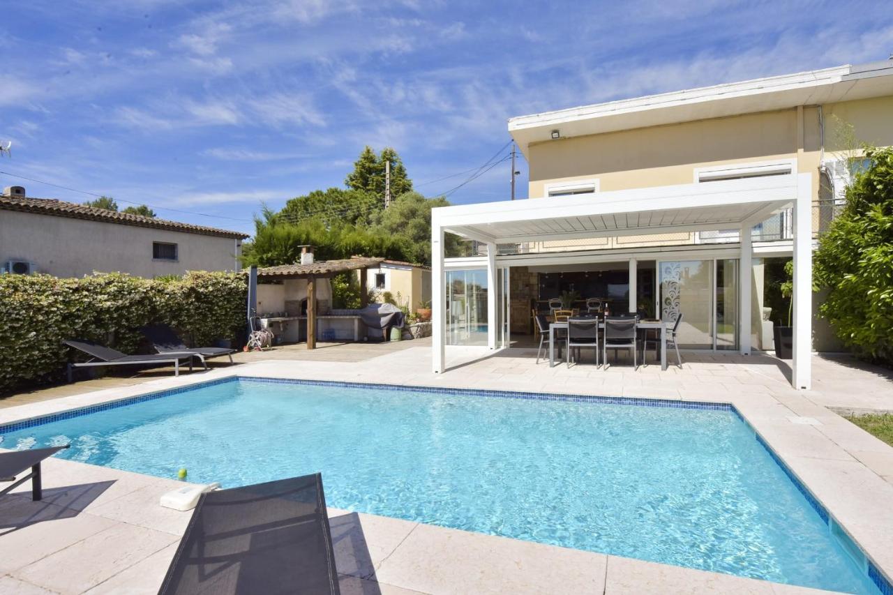 Family House With Swimming Pool & Sea View