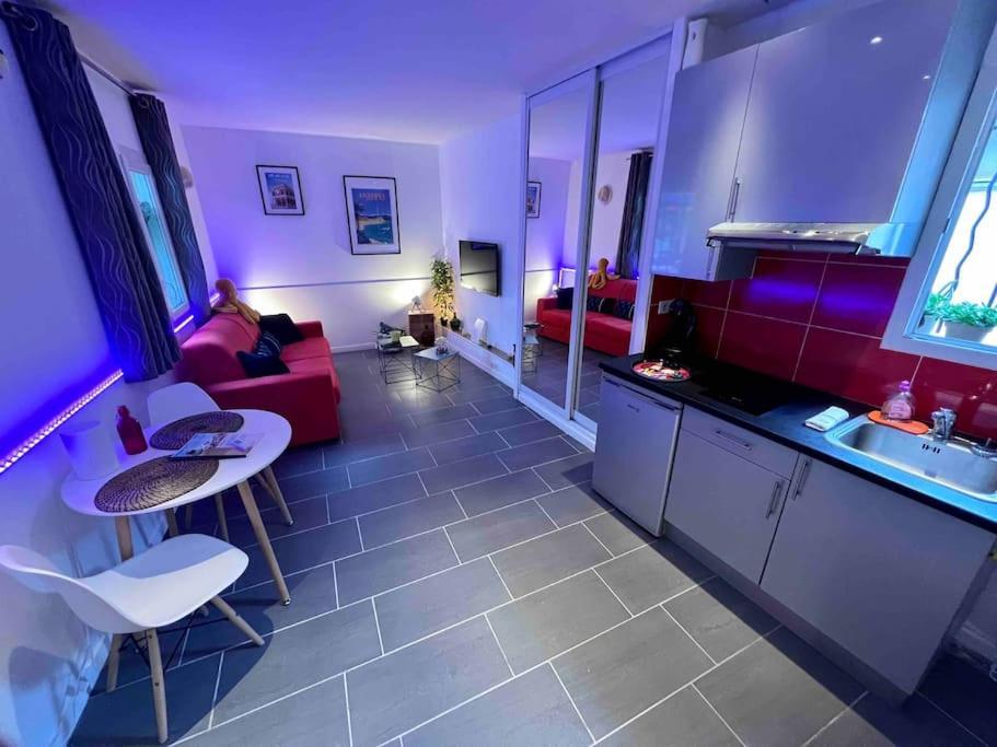 Au Petit Qg: Cosy Pour 2 Prs, 200m Des Plages Apartment Antibes