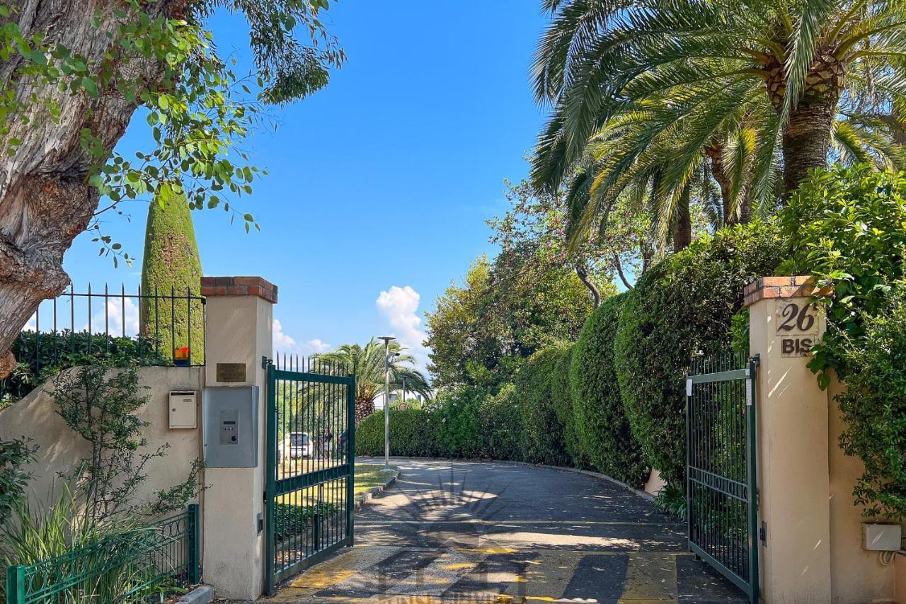 Apartment La Badine For 2 By Sunset *