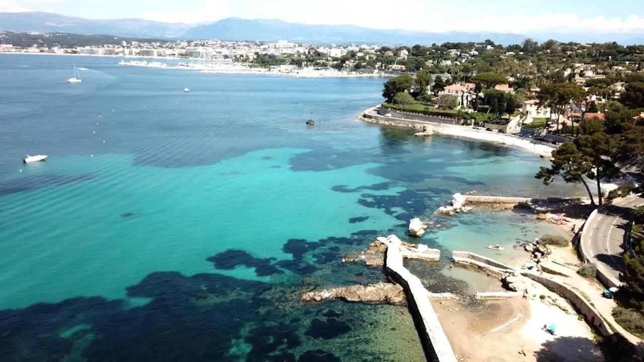2 Bedroom With Balcony Close To The Sea Apartment Antibes