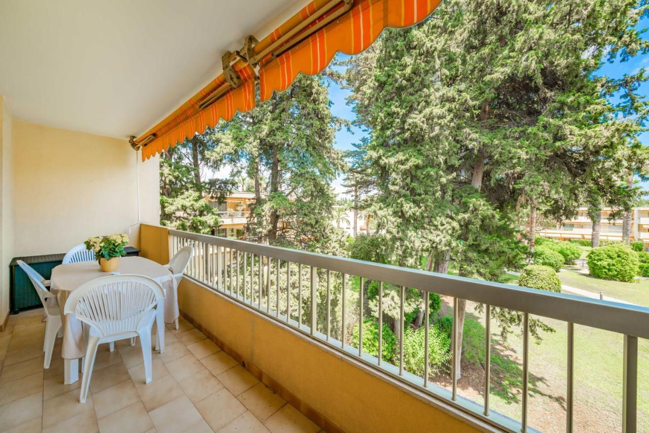 2 Bedroom With Balcony Close To The Sea Apartment Antibes